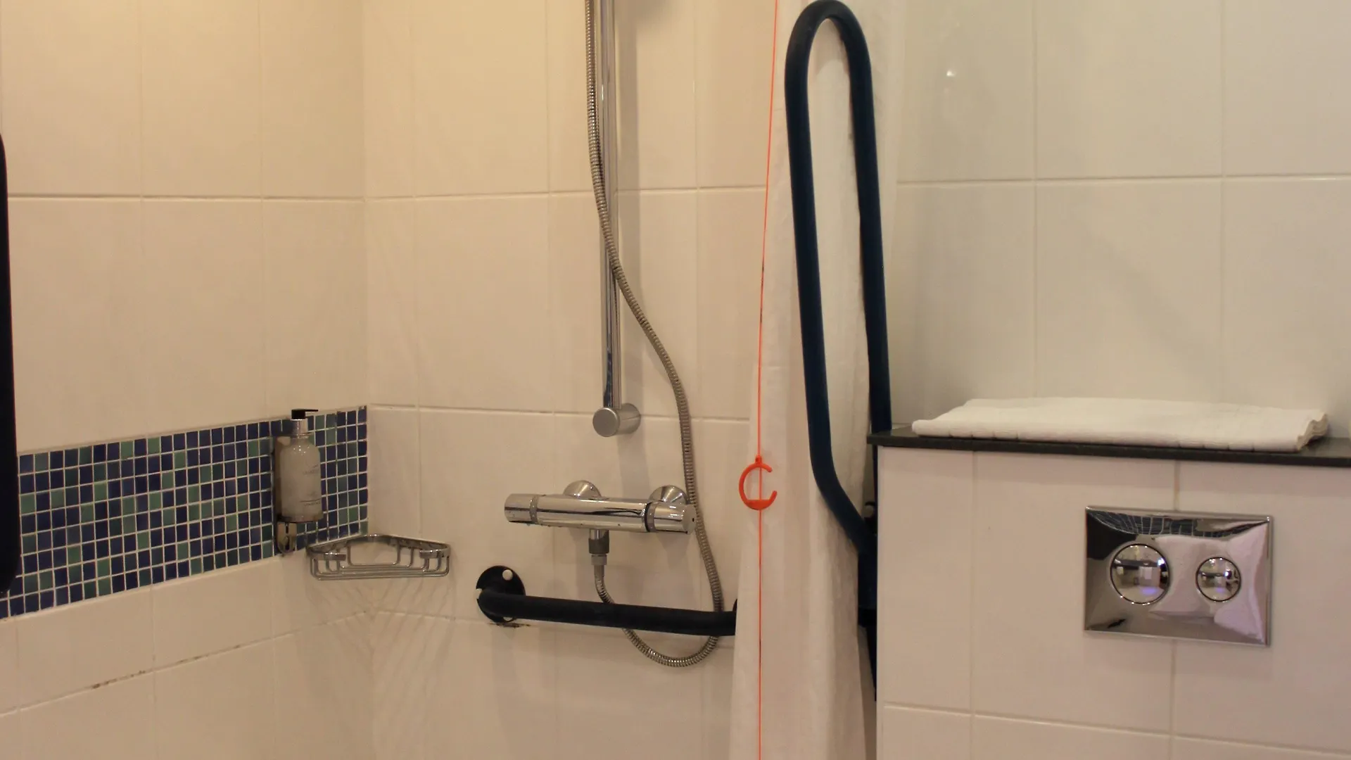 ***  Holiday Inn Express Cardiff Airport, An Ihg Hotel United Kingdom