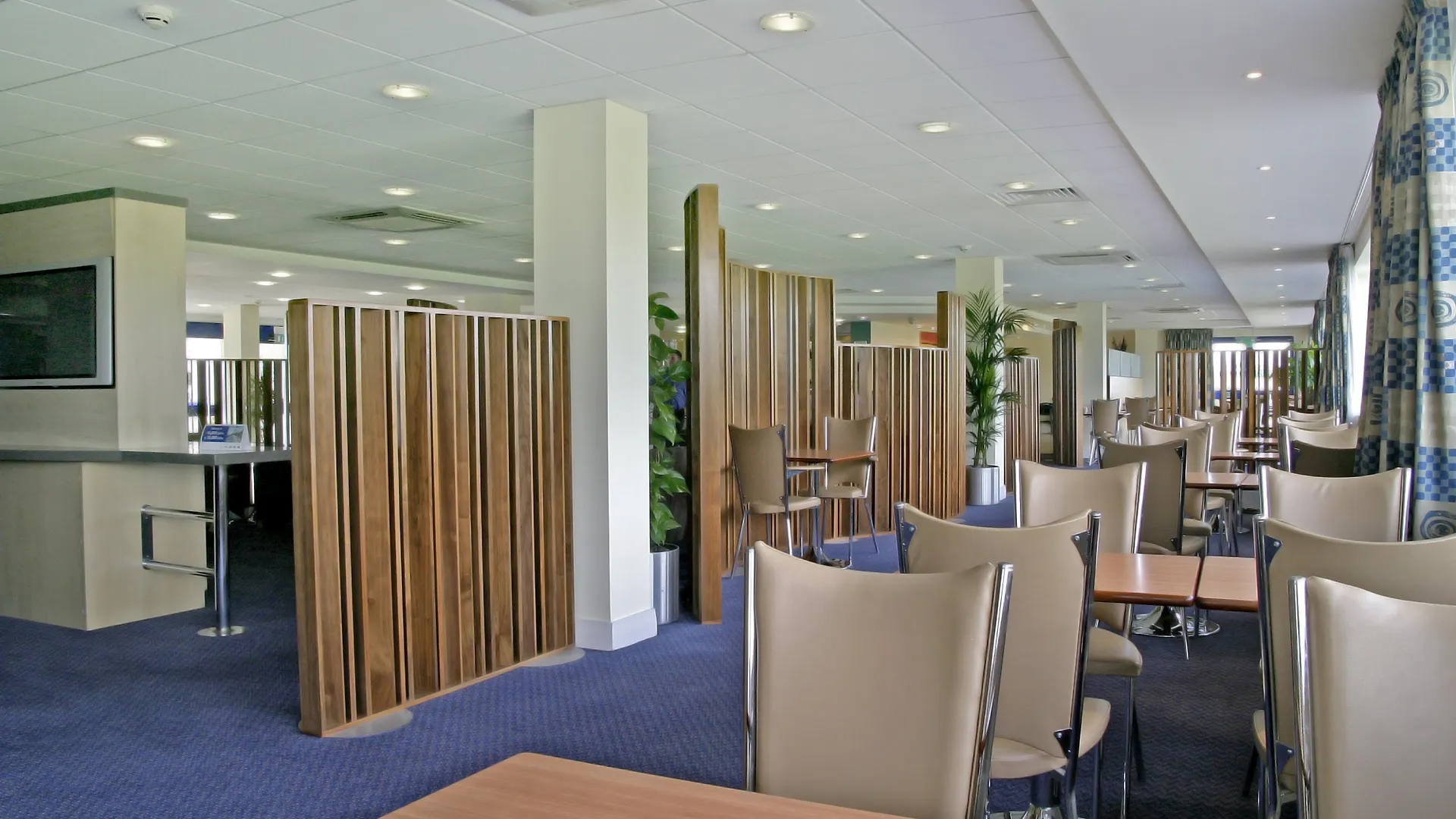 Holiday Inn Express Cardiff Airport, An Ihg Hotel