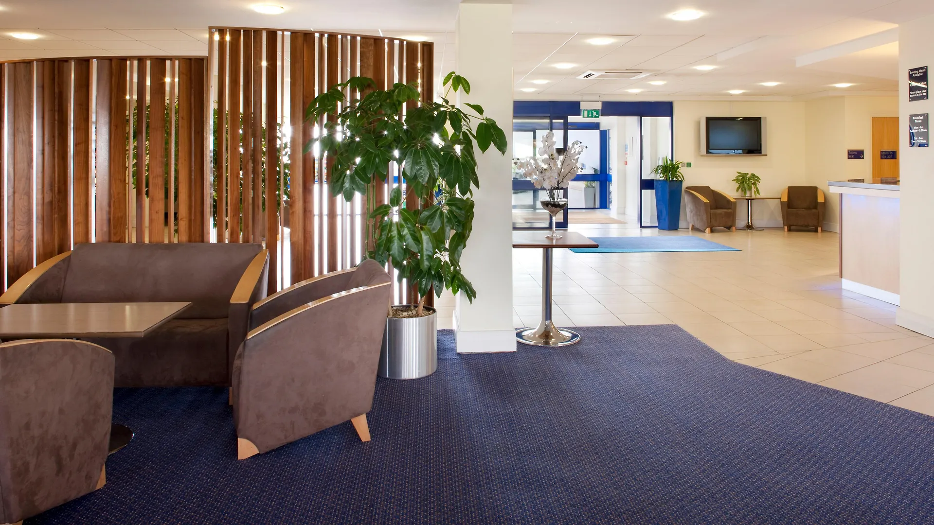 Holiday Inn Express Cardiff Airport, An Ihg Hotel