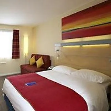 Holiday Inn Express Cardiff Airport, An Ihg Hotel