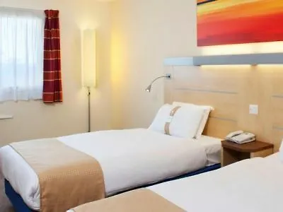 Holiday Inn Express Cardiff Airport, An Ihg Hotel